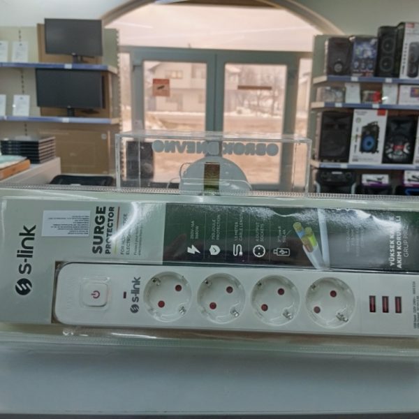 S-link SPG403U 1.5m produžni kabal sa4 utora +3USB utora